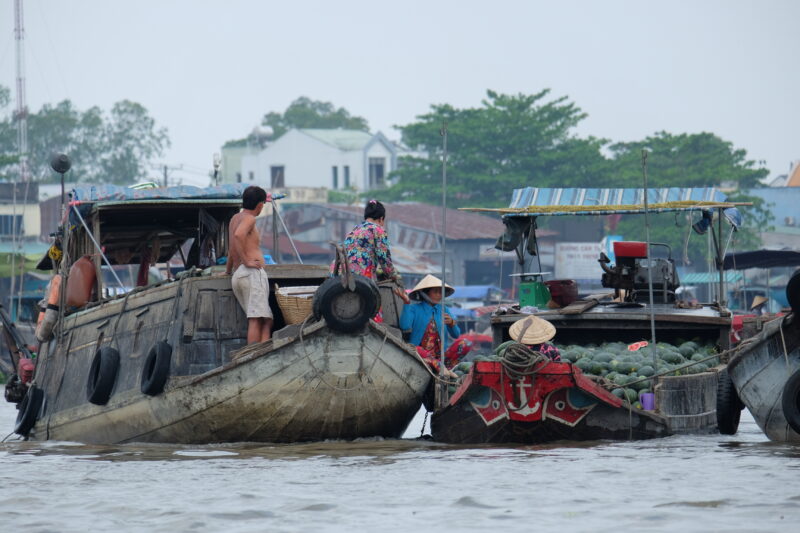 floating markets on the mekong delta