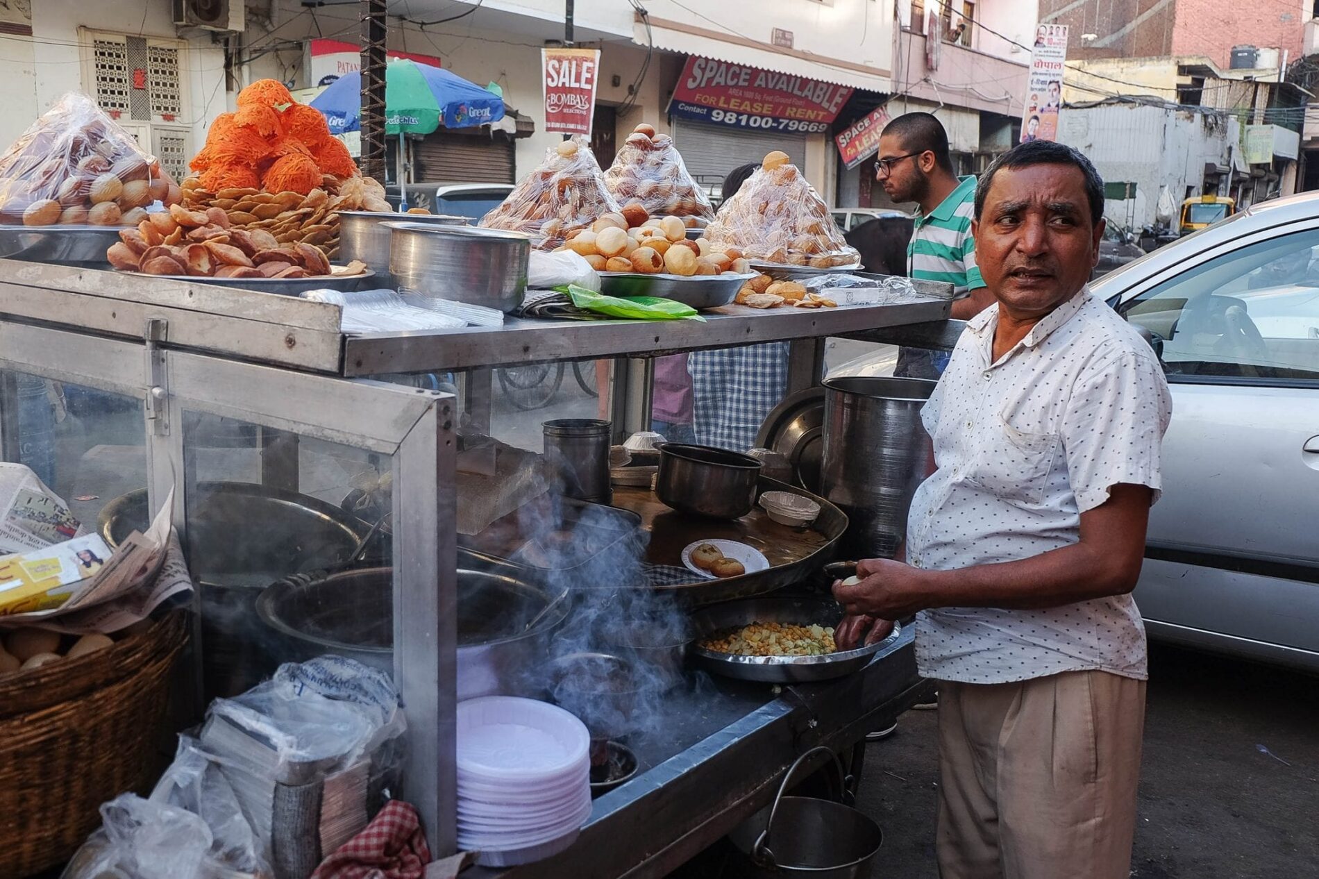 A Tour of Delhi's Street Food Hot Spots with Urban Adventures Man Vs